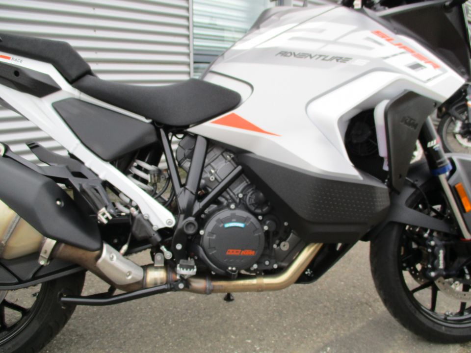 KTM 1290 SUPER ADVENTURE S 4