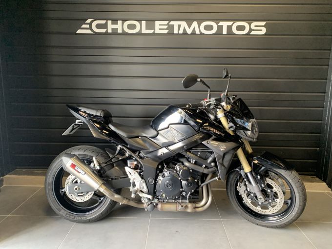 SUZUKI GSR 750 4