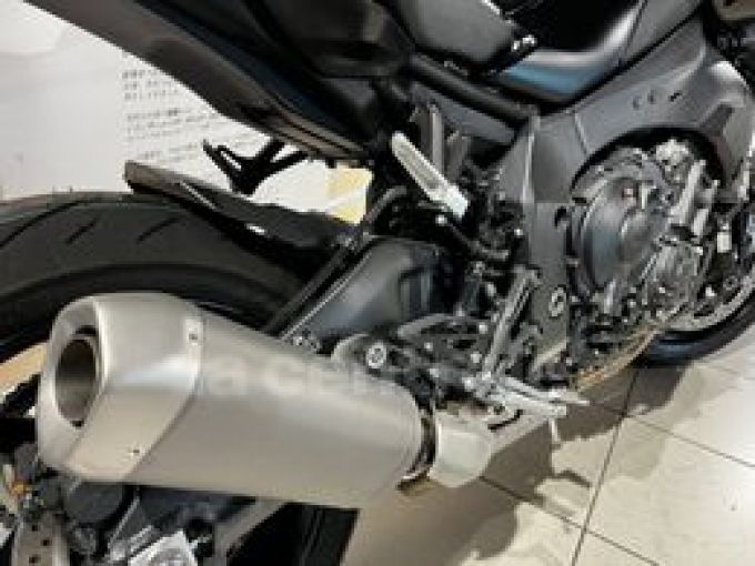 YAMAHA MT-10 4