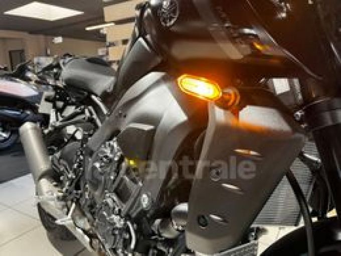 YAMAHA MT-10 4