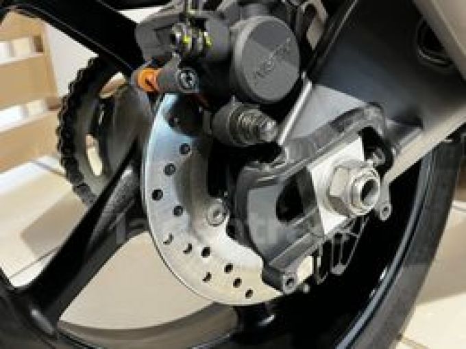 YAMAHA MT-10 4