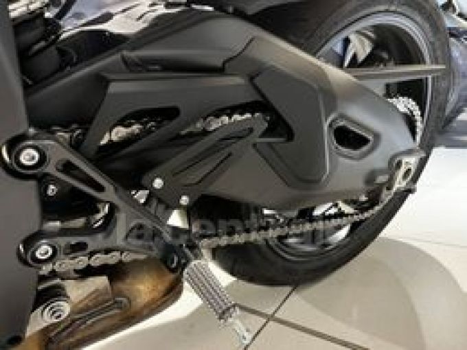YAMAHA MT-10 4