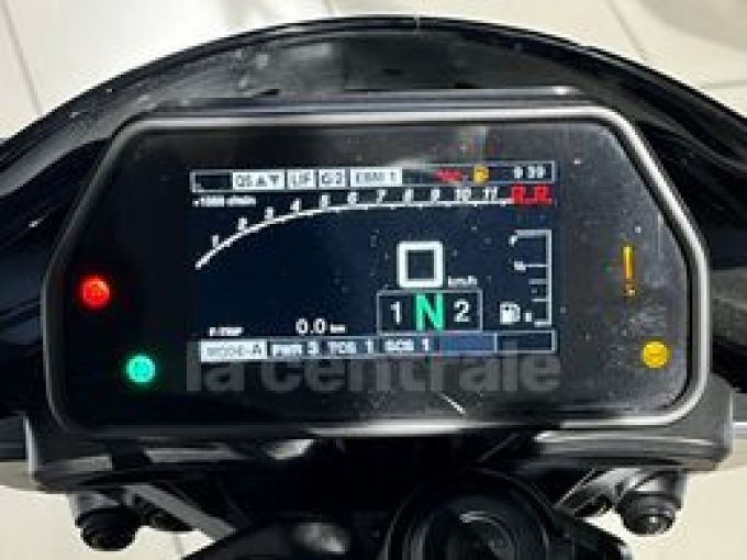 YAMAHA MT-10 4
