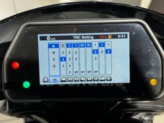 YAMAHA MT-10 4