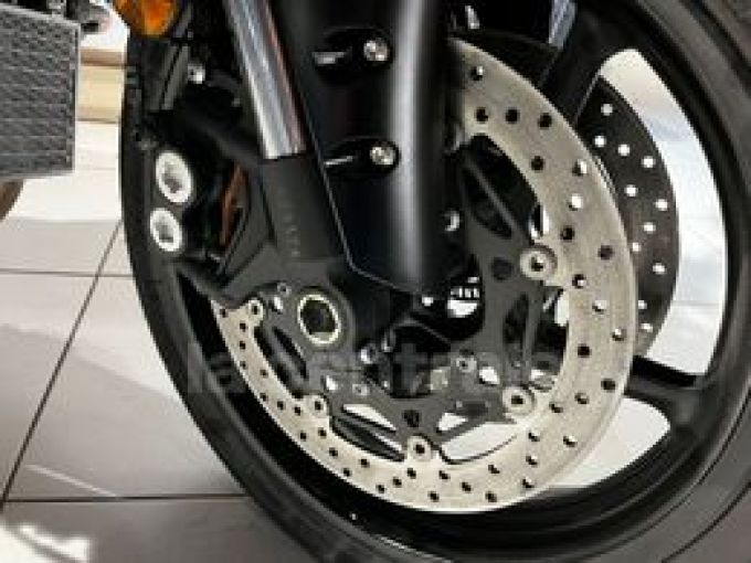 YAMAHA MT-10 4
