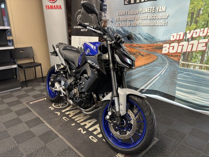 YAMAHA MT-09 4