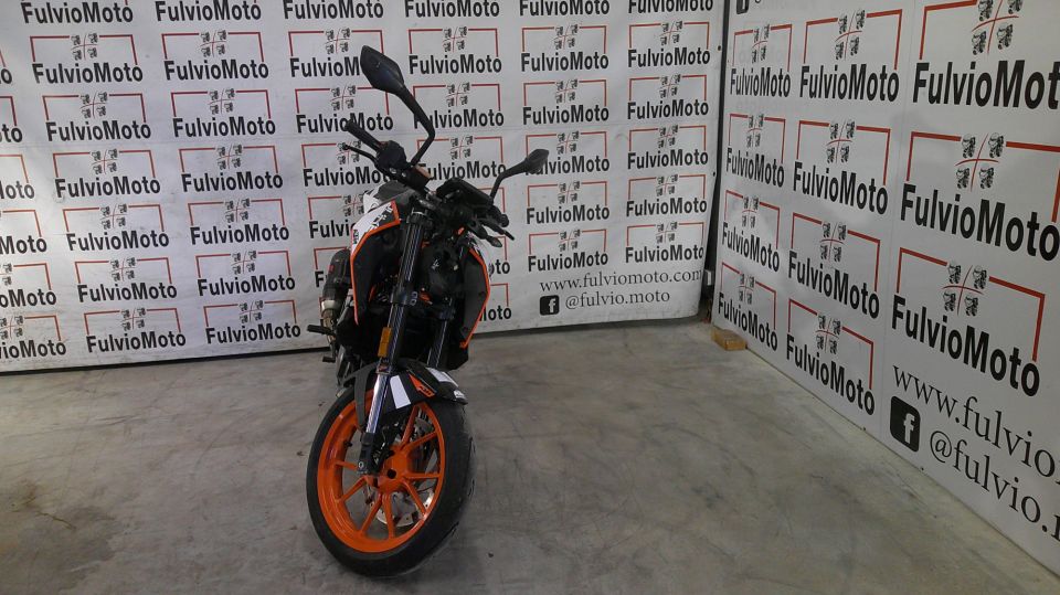 KTM 390 DUKE 4