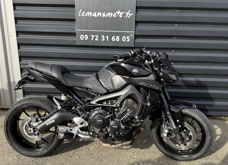 YAMAHA MT-09 4