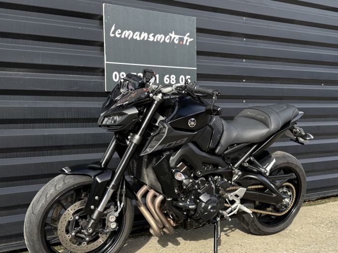 YAMAHA MT-09 4