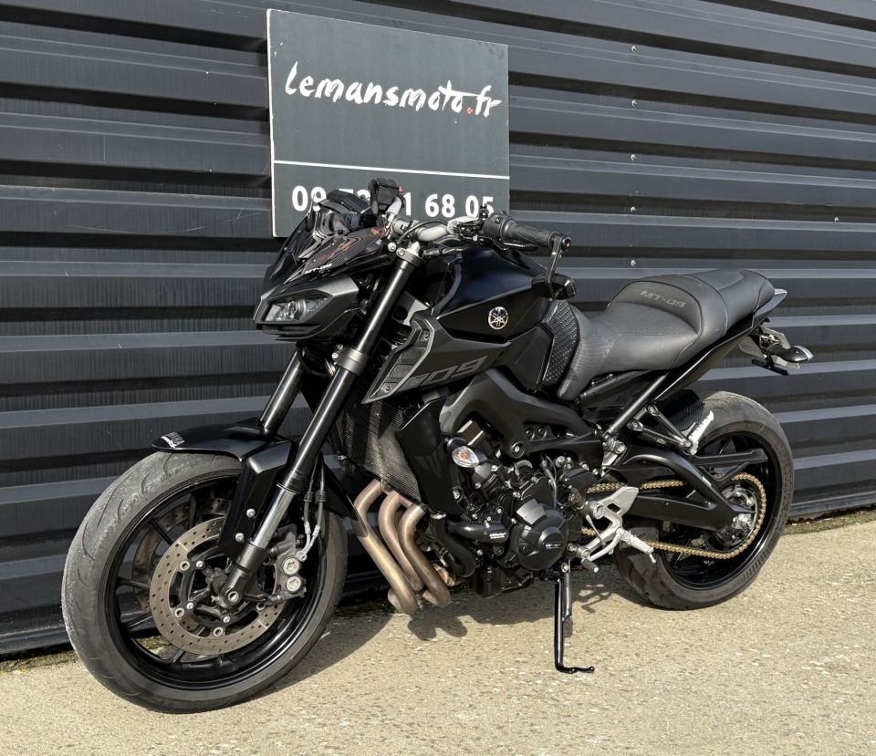 YAMAHA MT-09 4