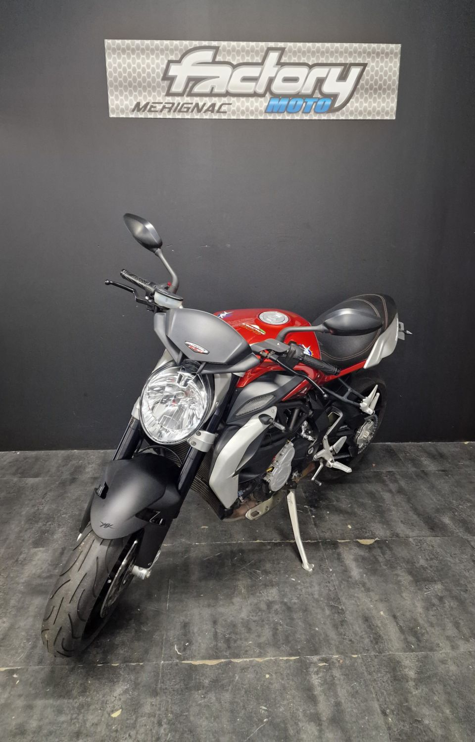 MV AGUSTA BRUTALE 800 4