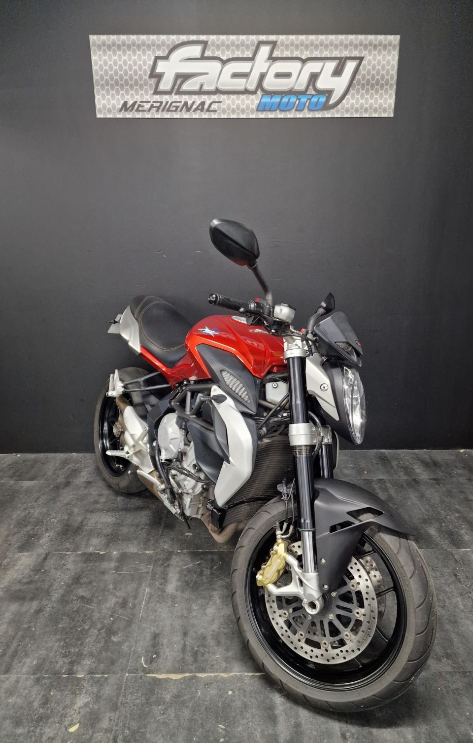 MV AGUSTA BRUTALE 800 4