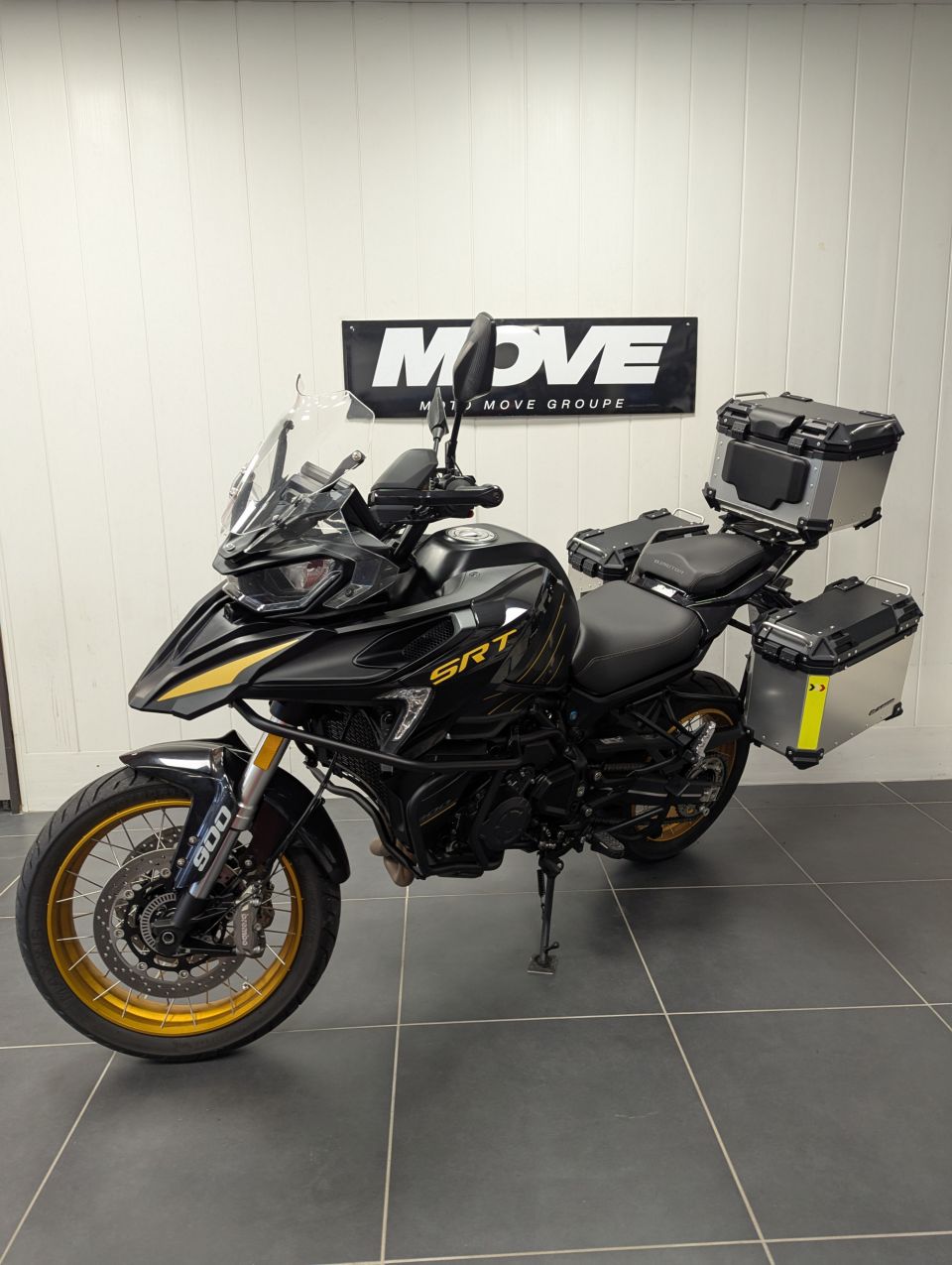 QJ MOTOR SRT 900 SX 4