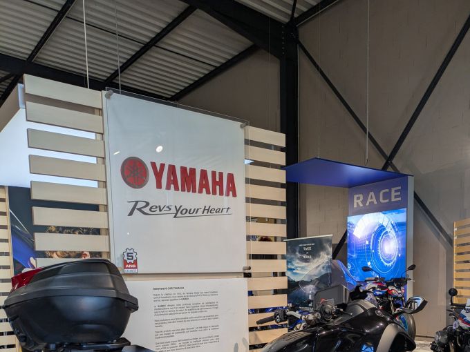 YAMAHA NIKEN 850 GT 4