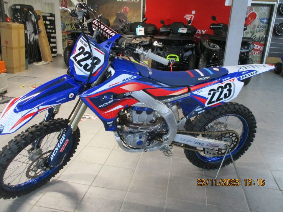 YAMAHA YZ250F 4