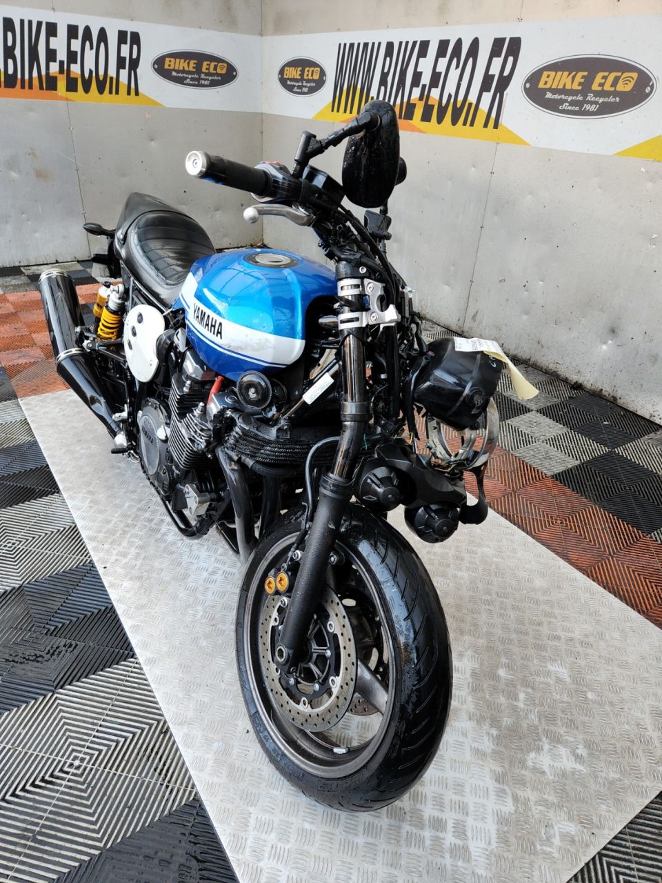 YAMAHA XJR 1300 4