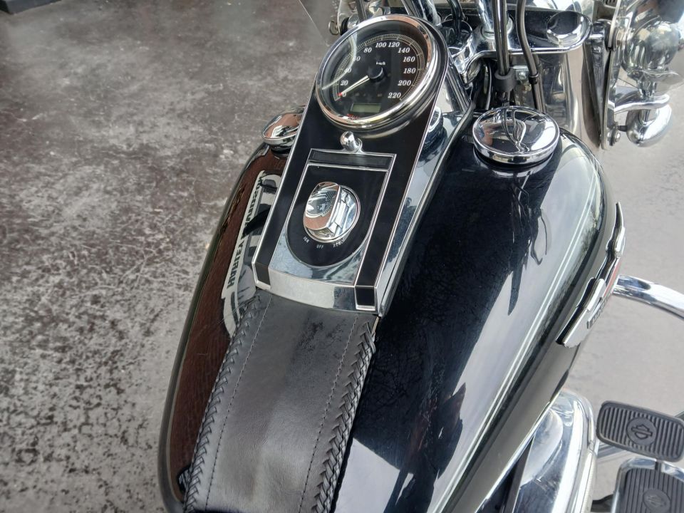 HARLEY-DAVIDSON SOFTAIL DELUXE 1584 4