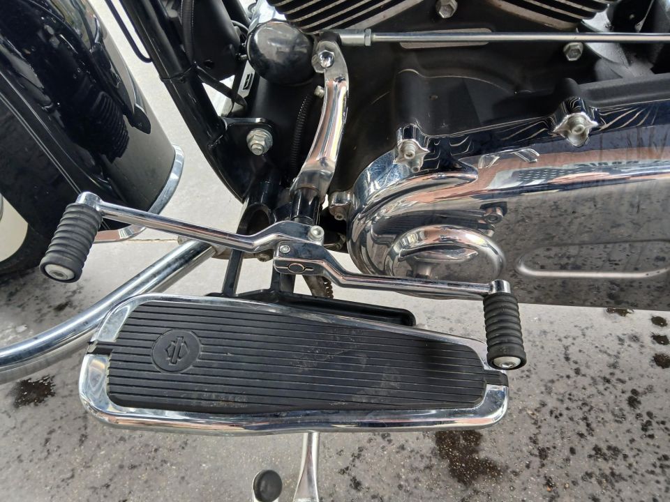 HARLEY-DAVIDSON SOFTAIL DELUXE 1584 4