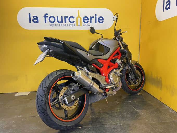SUZUKI GLADIUS 650 4