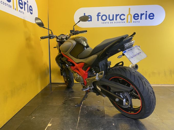 SUZUKI GLADIUS 650 4
