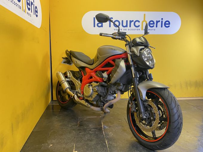 SUZUKI GLADIUS 650 4