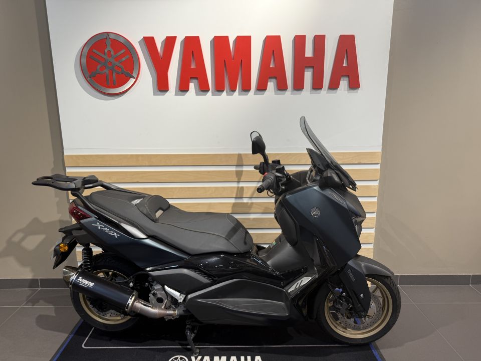 YAMAHA XMAX 300 Tech Max 4