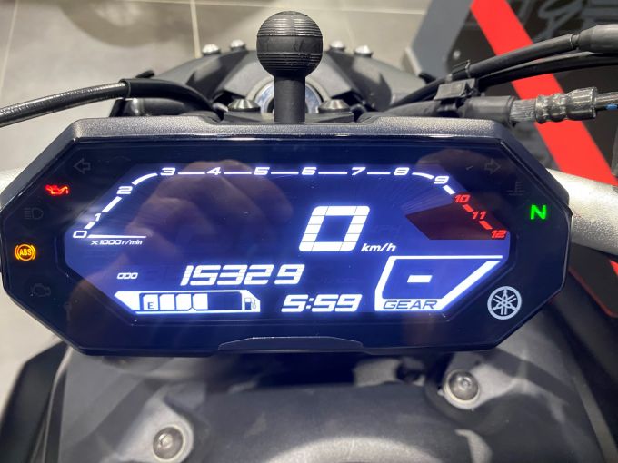 YAMAHA MT-07 4