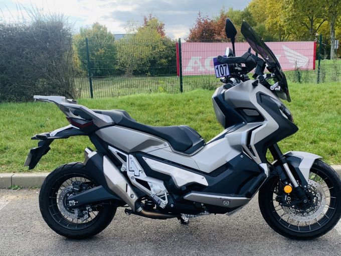 HONDA X-ADV 4