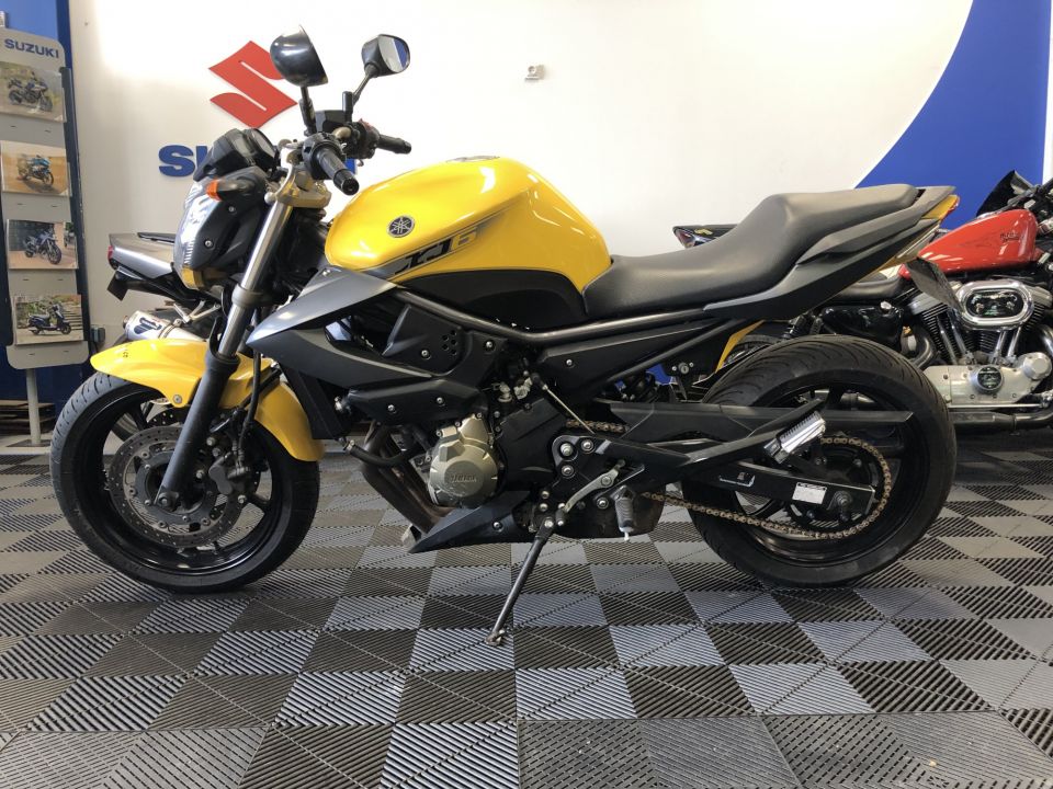 YAMAHA XJ6-N 4