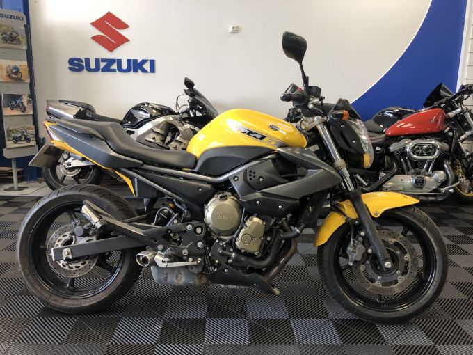 YAMAHA XJ6-N 4