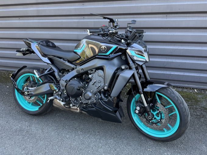 YAMAHA MT-09 4