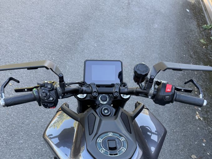 YAMAHA MT-09 4