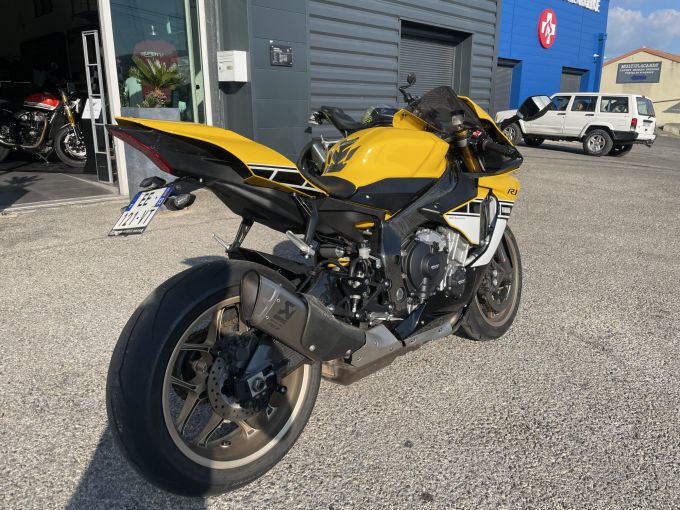 YAMAHA YZF 1000 R1 60TH 4
