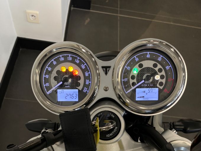 TRIUMPH SPEED TWIN 1200 4