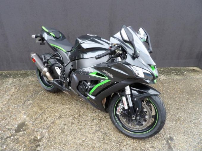 KAWASAKI ZX-10R 4