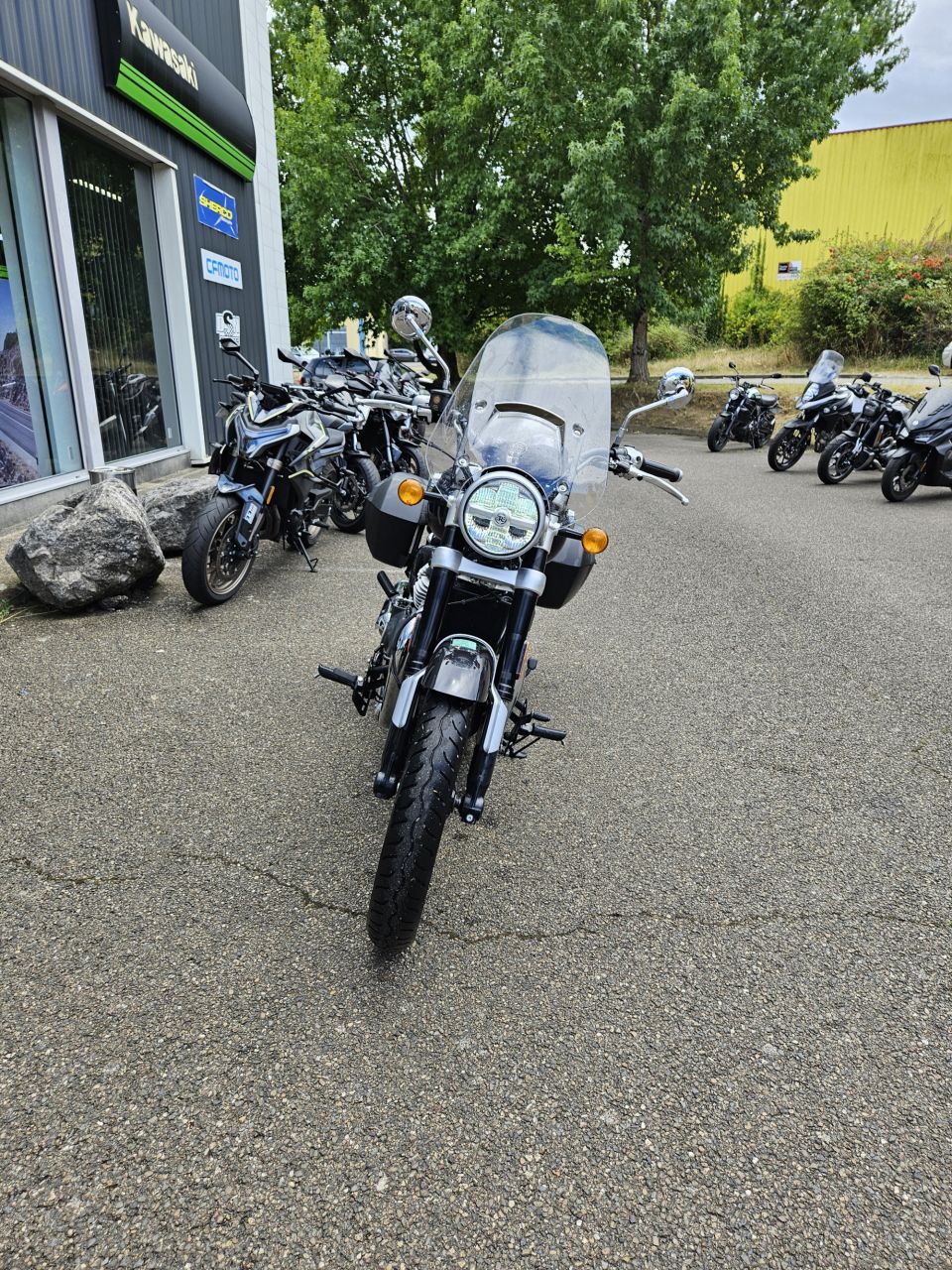 ROYAL ENFIELD SUPER METEOR 650 4