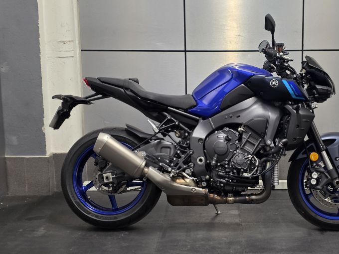 YAMAHA MT-10 4