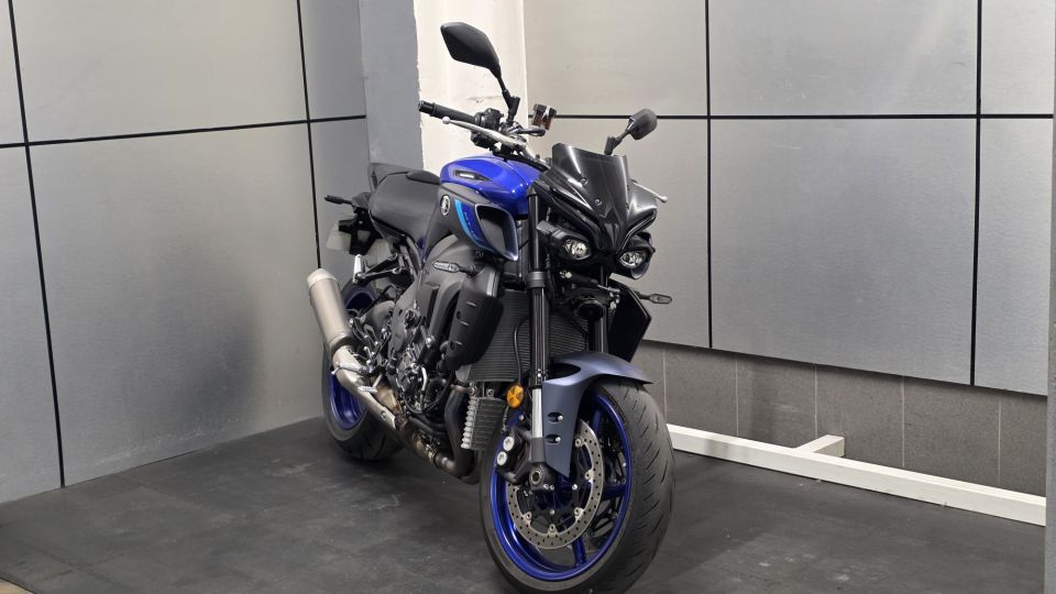 YAMAHA MT-10 4