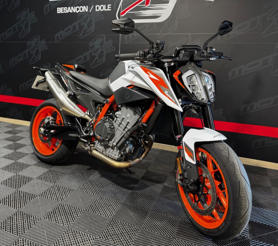 KTM 890 DUKE R 4