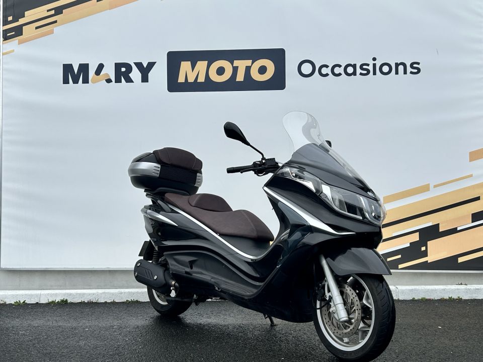 PIAGGIO X10 125 EXECUTIVE 4