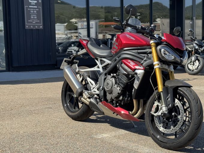 TRIUMPH SPEED TRIPLE 1200 RS 4