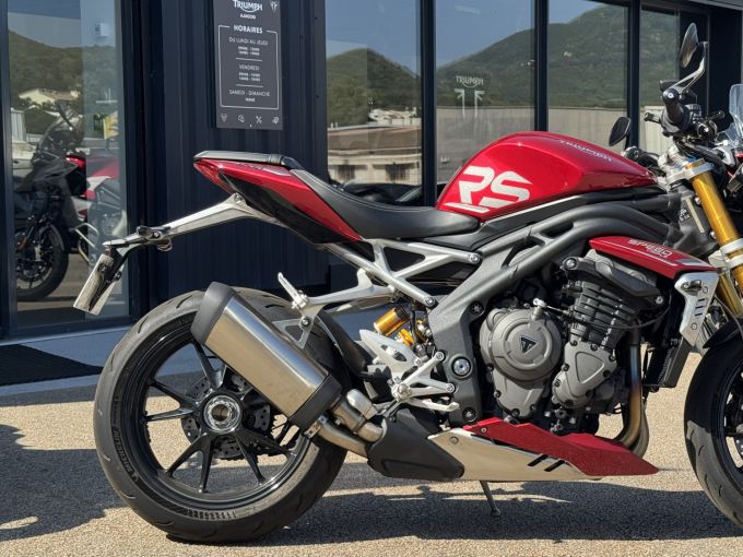 TRIUMPH SPEED TRIPLE 1200 RS 4