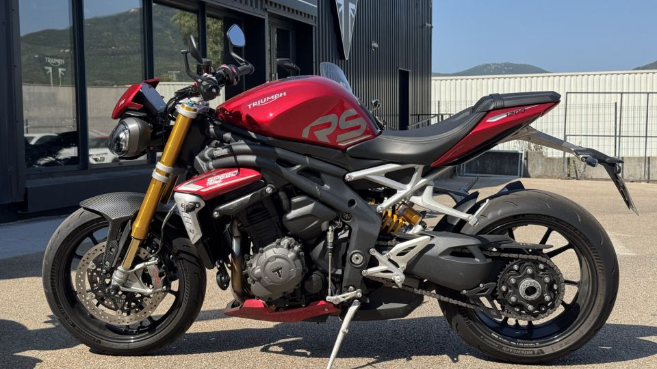TRIUMPH SPEED TRIPLE 1200 RS 4