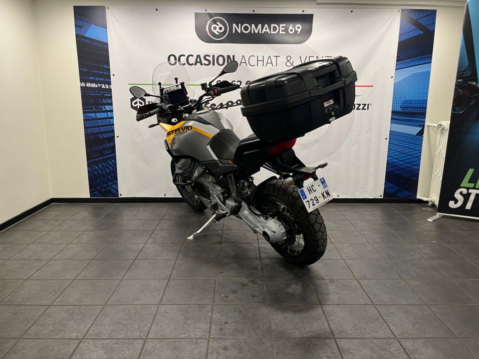 MOTO GUZZI STELVIO 4