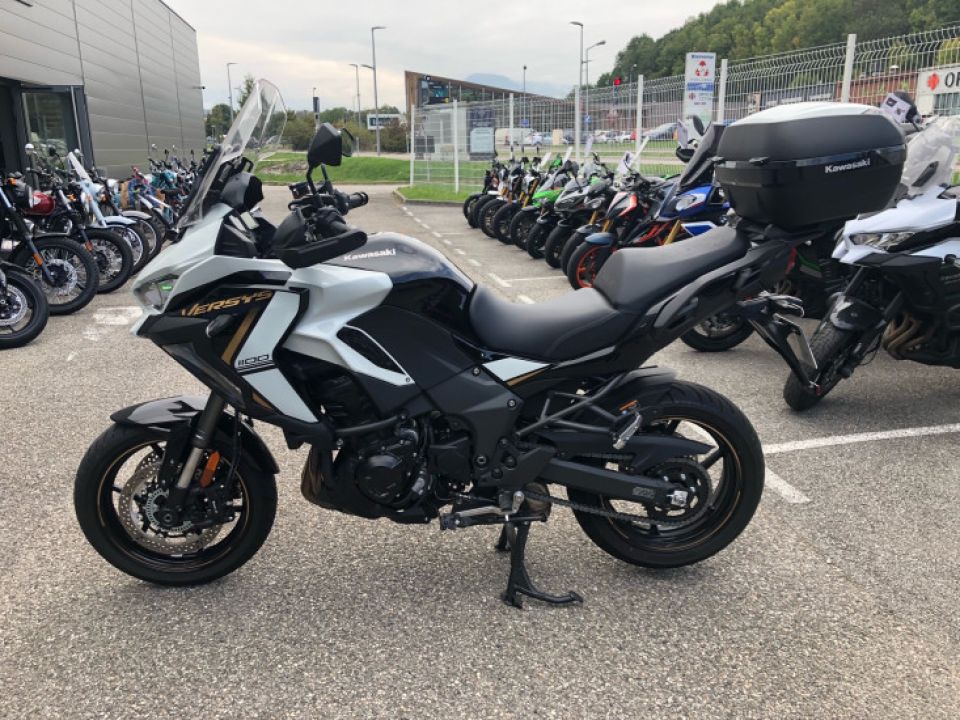 KAWASAKI VERSYS 1100 SE 4
