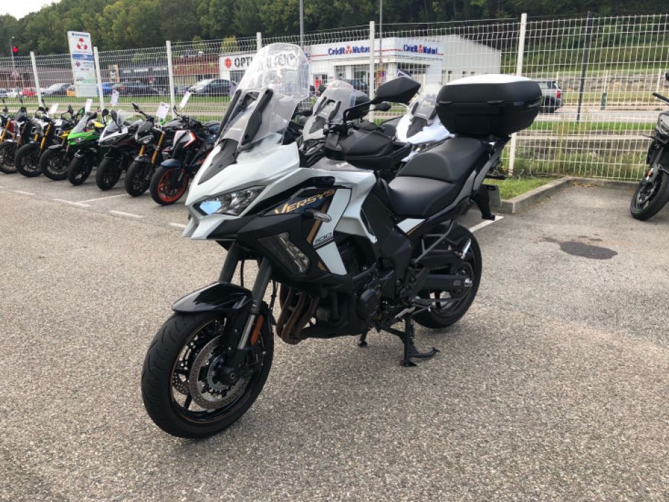 KAWASAKI VERSYS 1100 SE 4