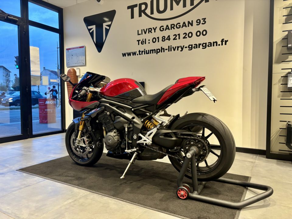 TRIUMPH SPEED TRIPLE 1200 RR 4