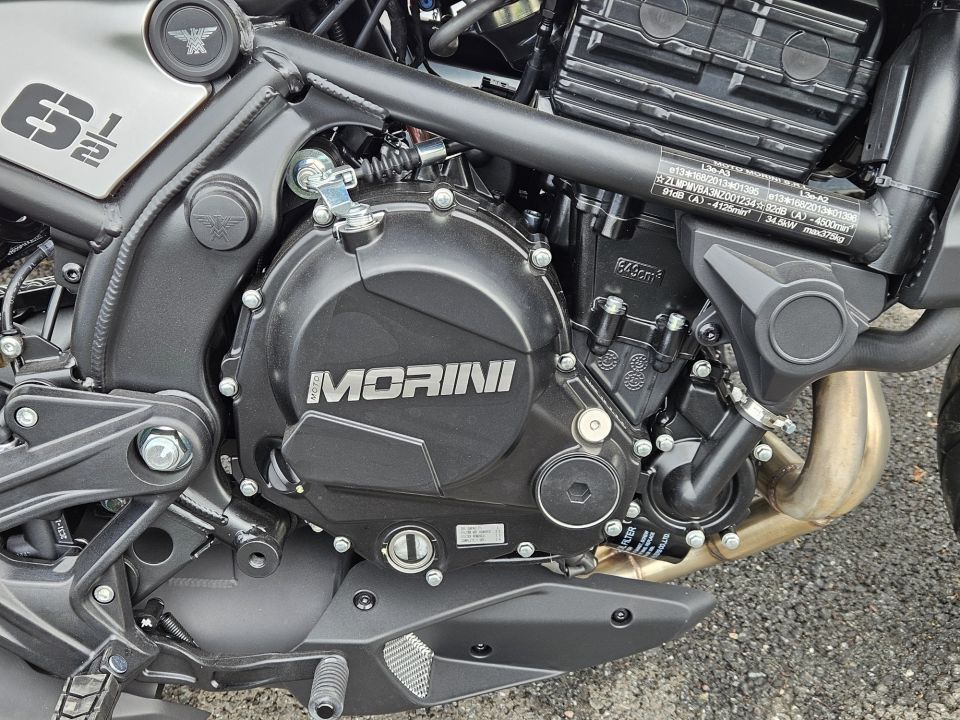 MOTO MORINI SEIEMMEZZO STR 650 4