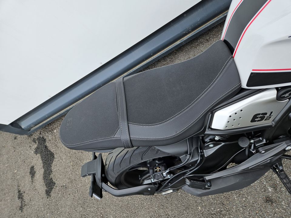 MOTO MORINI SEIEMMEZZO STR 650 4