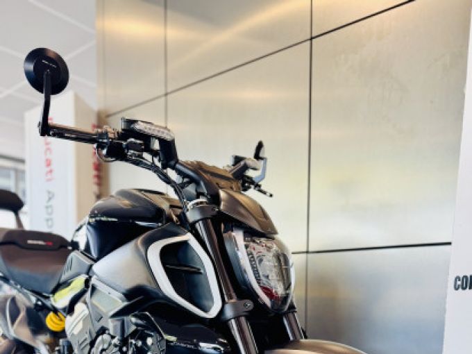 DUCATI DIAVEL V4 4